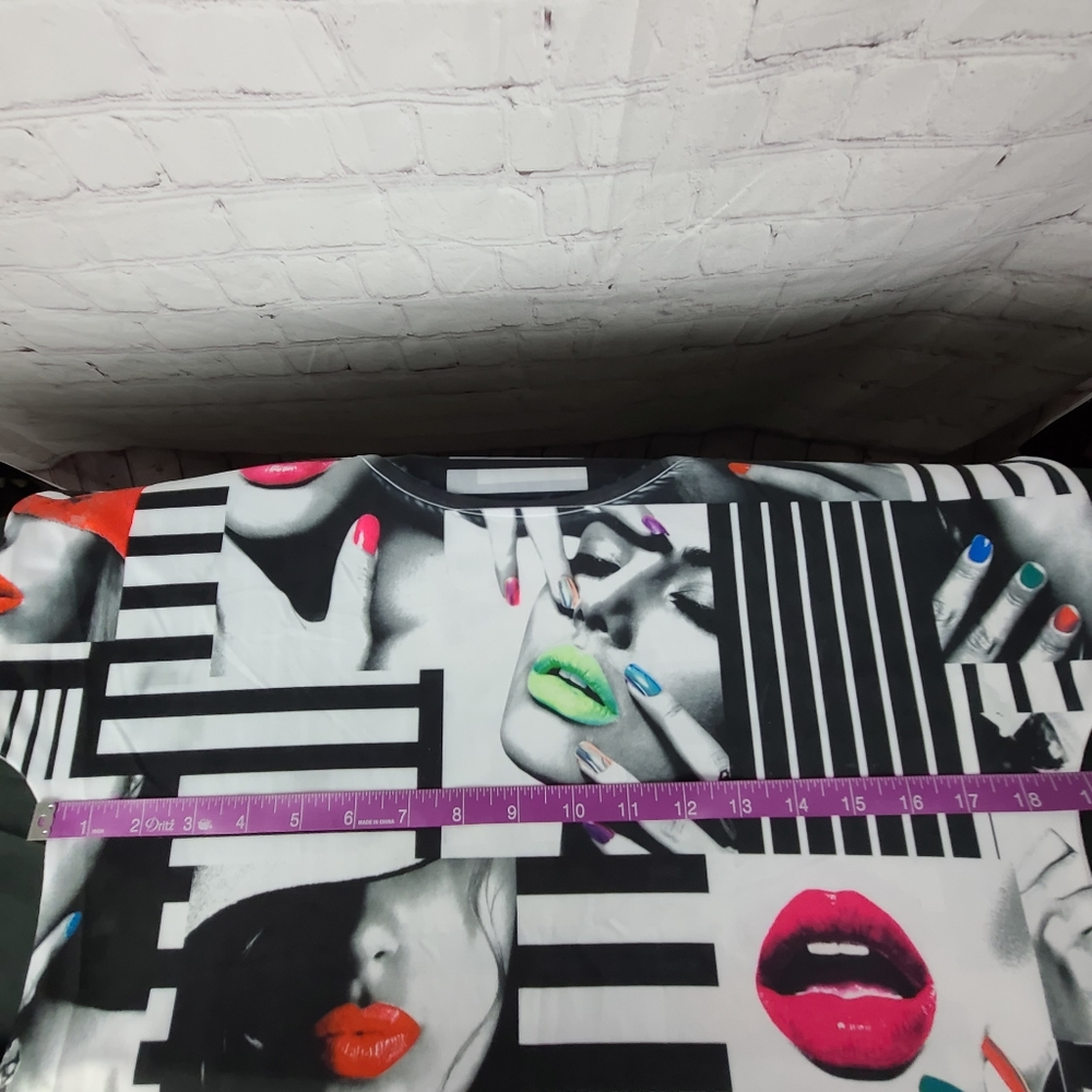 Blu Planet. Graphic Shirt. Sz L - Picture 4 of 9
